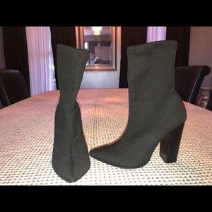 Women’s black stretch boot